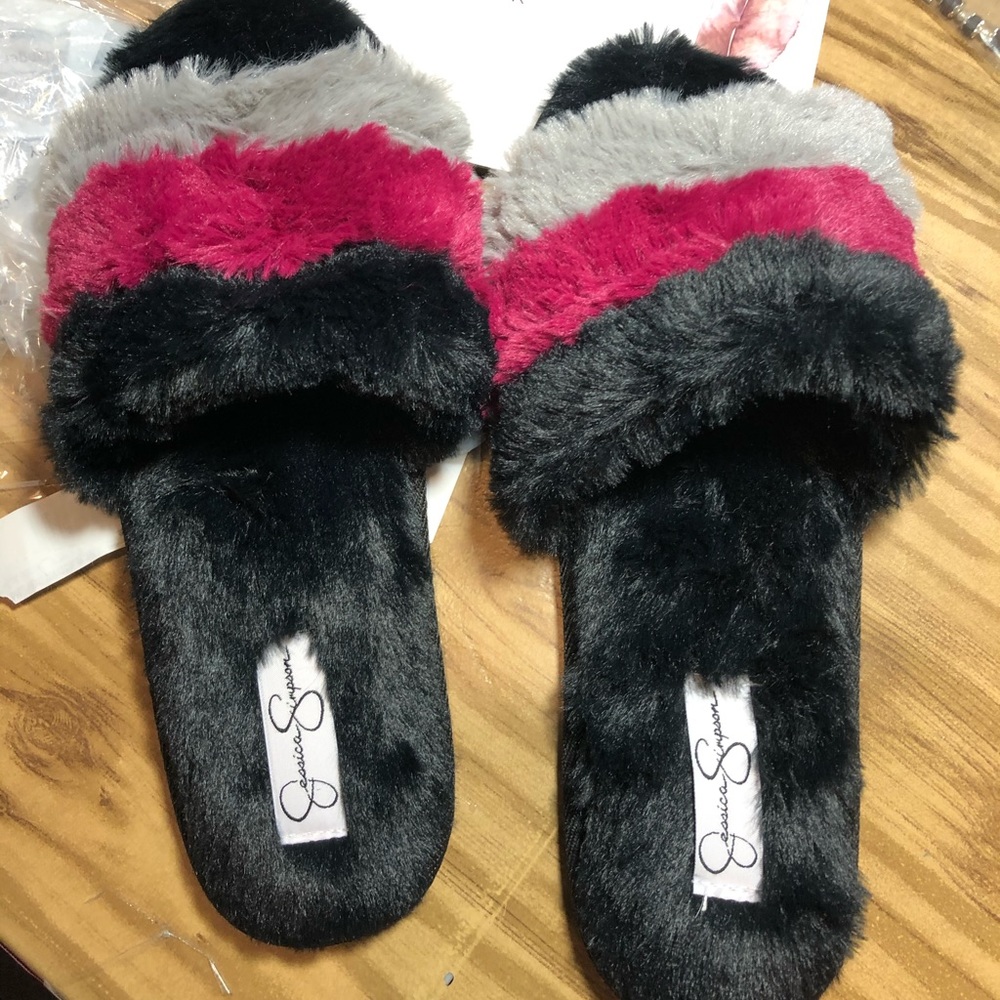 Jessica Simpson NWT slippers (Lg8/9)